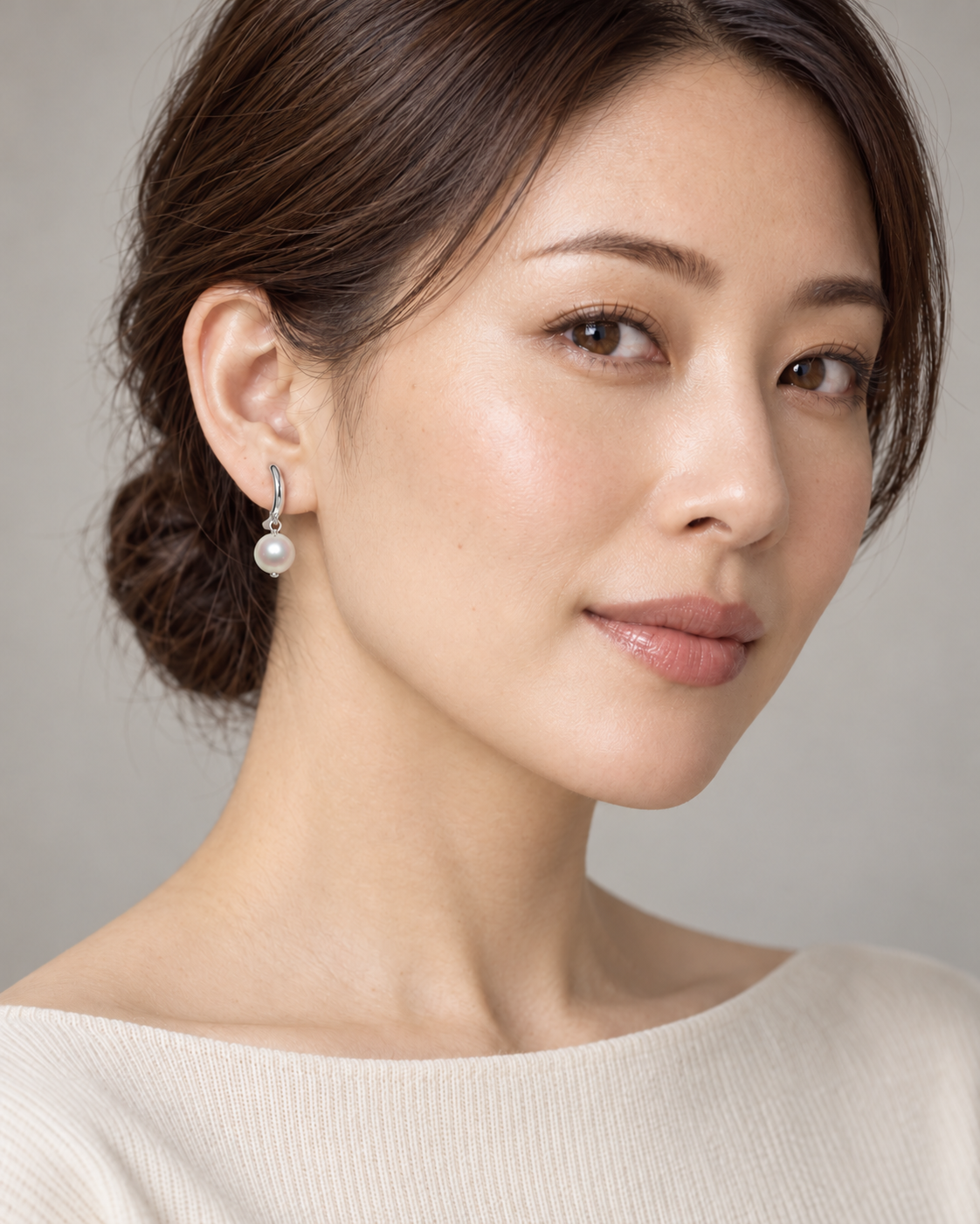 Bis・SPIRA イヤーソフト ホワイト 約8mm AI着用イメージ（実物の色・形・サイズ感と異なる場合があります）